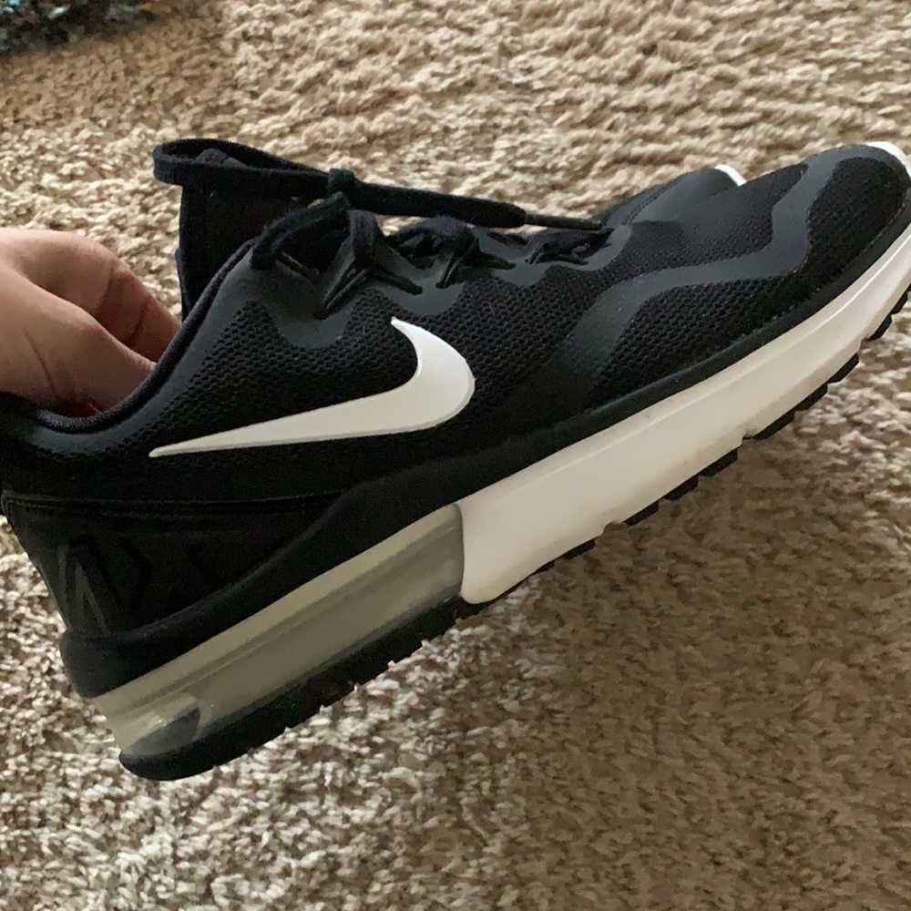 Nike Black and White Low-Top Athletic Sneakers - Picture 3 of 12